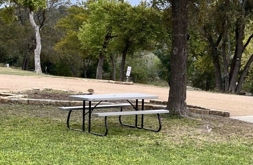 Kerrville Cabin | Standalone Double Queen Cabin near River #12