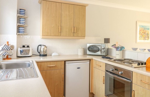 Falmouth House | STARFISH COTTAGE, pet friendly, with a garden in Falmouth