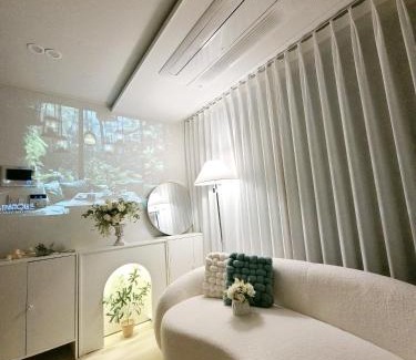 Hapjeong-dong Apartment | STAY H Hapjung Cine #Hapjeong #Hongdae #Airport Railroad #New building #3 queen beds #7 people #1 minute to YG Entertainment #Elevator #Parking #Air conditioner in each room #Luggage storage #Hotel-style bedding #Movie