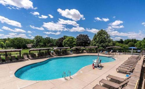 Fontana House | Stay in Abbey Springs 2 BDR with Resort Amenities
