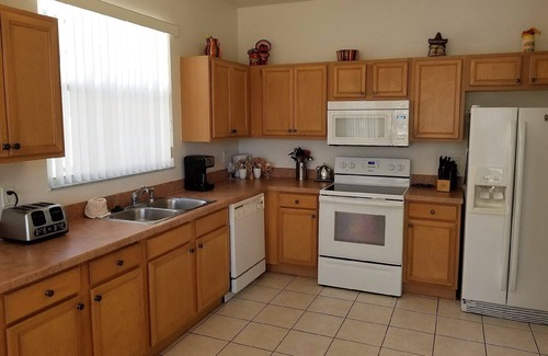 Haines City House | Stay in Luxury, Private Pool/Spa, Games Room, Close to Disney and Golf