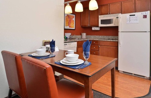 Aurora House | Stay Longer. Feel at Home. Residence Inn Gateway Park.
