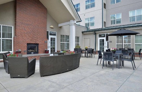 Aurora House | Stay Longer. Feel at Home. Residence Inn Gateway Park.