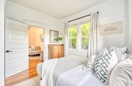 King House | Stay Portland - Cute & Charming Portland Home 91 WalkScore