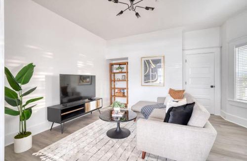King House | Stay Portland - Soul District Mansion - Food Carts & Local Shops