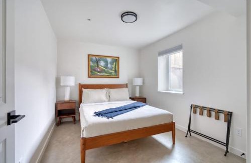 King House | Stay Portland - Spacious Retreat in NE Portland - Sleeps 10