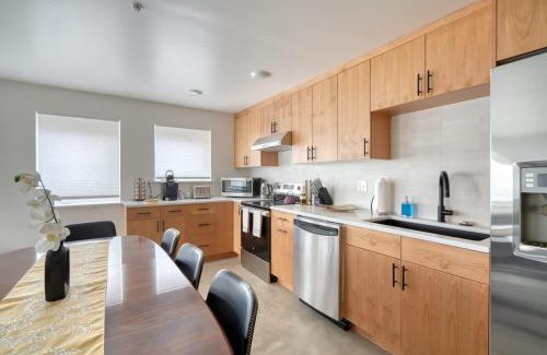 King House | Stay Portland - Spacious Retreat in NE Portland - Sleeps 10