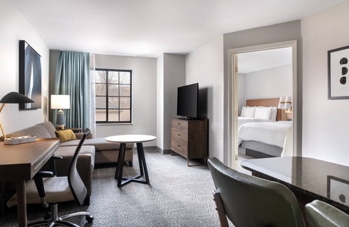 Stow Hotel | Staybridge Suites Akron-Stow-Cuyahoga Falls by IHG