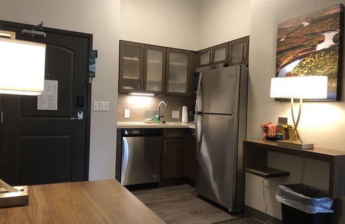 Lake Delton Hotel | Staybridge Suites Wisconsin Dells - Lake Delton by IHG