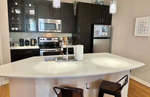 Texas Medical Center Apartment | StayCozy King Bed| MD Anderson FREE P