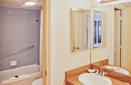 San Clemente Hotel | Steps away from the beach! Fully Equipped Kitchen & Parking Onsite!