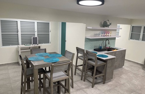 Cerro Gordo House | Steps from Beach, private pool and Wifi