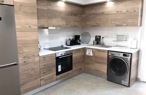 Potamos tis Germasogeias Apartment | Steps from the beach-3bedroom CityCentre Apartment