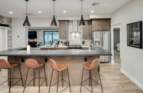 South Scottsdale House | Steps to Old Town* Private Pool/SPA * Infrared Sauna*Golf