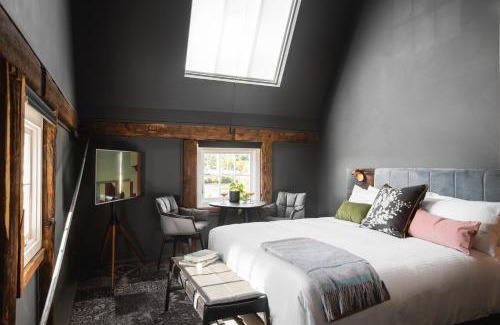 Launceston CBD Hotel | Stillwater Seven