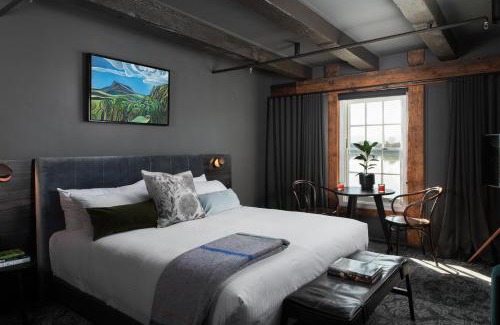 Launceston CBD Hotel | Stillwater Seven