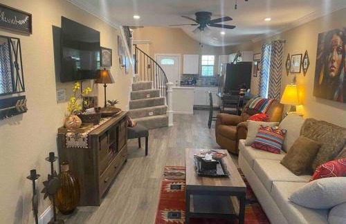 Fort Worth House | StockYards-BBobs-4mins! GrayLee House.4-Bedrooms