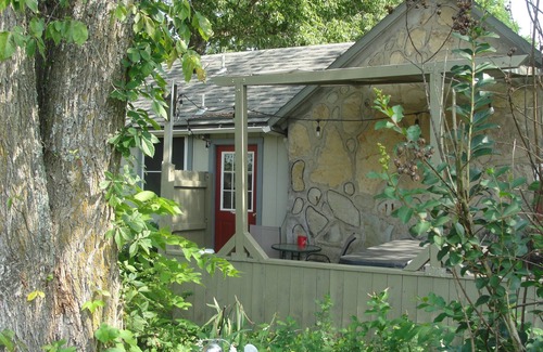 Eureka Springs Cottage | Stone Meadow Resort
