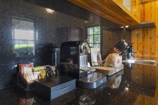 Stone Well Cabin | Stonewell Cottages and Vineyards