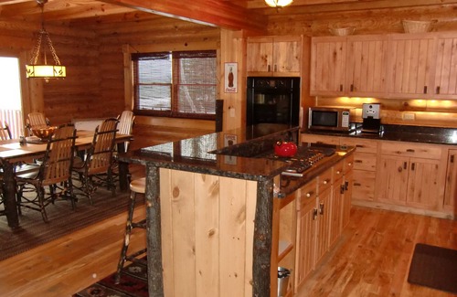 Cheboygan Cabin | Straits of Mackinac Log Lodge - Mackinaw City - SLEEPS 8 MAXIMUM