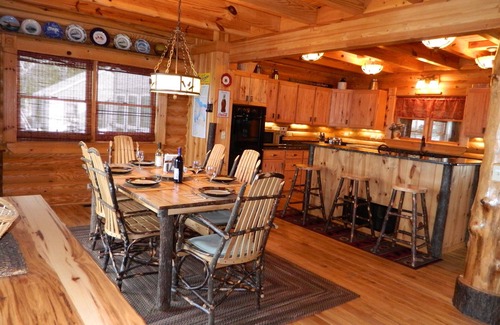 Cheboygan Cabin | Straits of Mackinac Log Lodge - Mackinaw City - SLEEPS 8 MAXIMUM