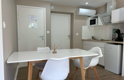 Castelnau-d'Estretefonds Apartment | Studio-Comfort-Ensuite with Bath-Terrace