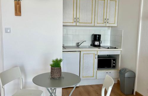 Saint-Jean-de-Monts Apartment | Studio à St Jean de Monts, accès plage, 3 pers, balcon - FR-1-652-48