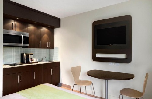 Alexandra Park Apartment | Studio 6 Downtown Toronto