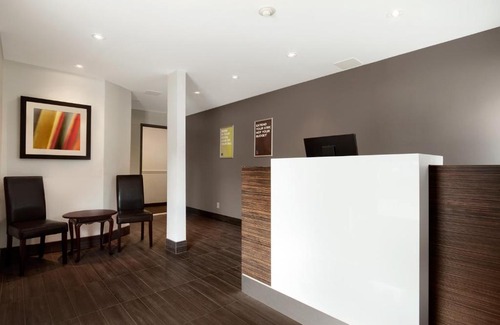 Alexandra Park Apartment | Studio 6 Downtown Toronto