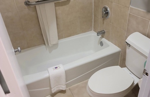 Hinesville Hotel | Studio 6 Suites Hinesville, GA