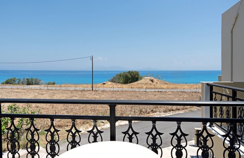 Kardamena Apartment | Studio Apartment 'Athina Seaside' with Balcony, Wi-Fi and Air Conditioning