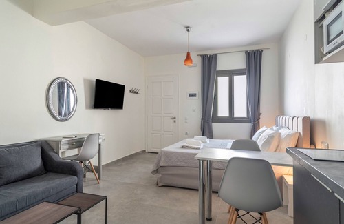Geni Apartment | Studio Apartment 'King with Sofa Bed 4' with Mountain View, Wi-Fi and Air Conditioning