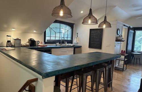 East Lawrence Apartment | Studio apartment one block from downtown Lawrence, Free off-street parking!