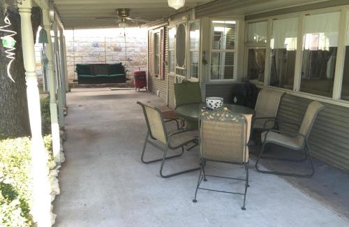 Fredericksburg House | Studio B Guest House