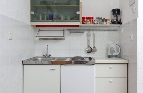 Kornic Apartment | Studio flat with terrace and sea view Kornić, Krk (AS-415-b)