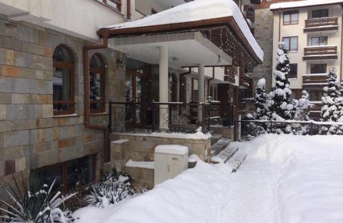 Shiligarnika Apartment | Studio in Cedar Lodge 3