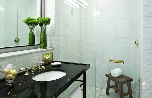 Midtown Hotel | Studio King at Refinery Hotel! Pet-friendly, Walk to Central Park, Times Square!