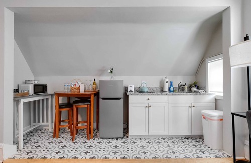 Museum District Condo | Studio Nest/2Queen beds/2TVs museums/free parking