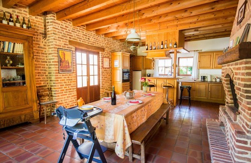 La Chapelle-Saint-Sauveur Villa | Stunning private villa for 8 guests with WIFI, private pool, TV, terrace and pets allowed