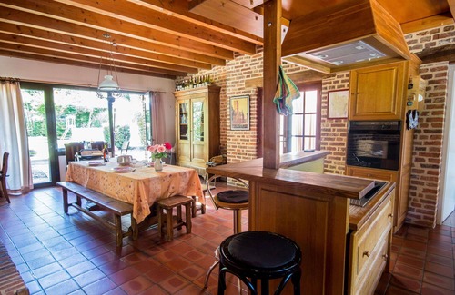 La Chapelle-Saint-Sauveur Villa | Stunning private villa for 8 guests with WIFI, private pool, TV, terrace and pets allowed