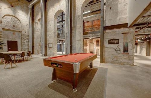 Westown Apartment | Stunning 1BD near Historic Pabst Brewery - Fiserv