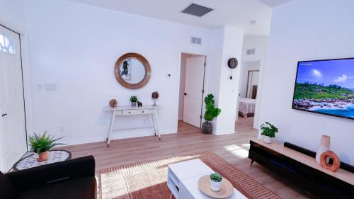 Bonita Shores Apartment | Stunning 2 BR w/private patio in perfect location