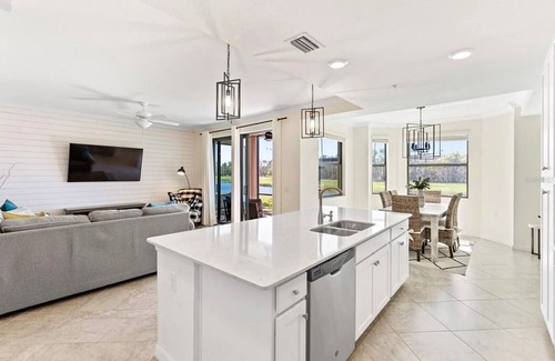 Lakewood Ranch Condo | Stunning 2BR/2BA Unit overlooking the scenic Lakewood National Golf Course