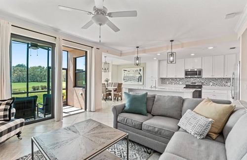 Lakewood Ranch Condo | Stunning 2BR/2BA Unit overlooking the scenic Lakewood National Golf Course