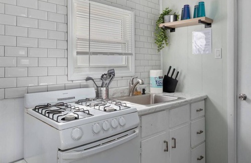 Wildwood Apartment | Stunning 4 BDRM Pets OK, walk 2 beach, cafe, rest