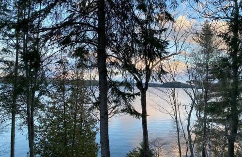 Huntsville House | Stunning All-Seasons Muskoka Lakefront Cottage