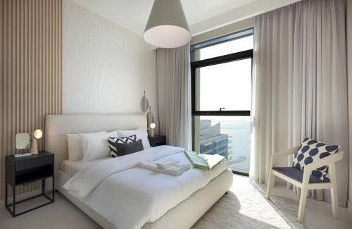 Dubai Marina Apartment | Stunning Beachfront 1BR Apartment in Palm Jumeirah By ĀYA Boutique