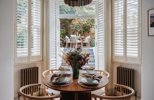 Redcliffe Apartment | Stunning Chelsea Garden Apartment