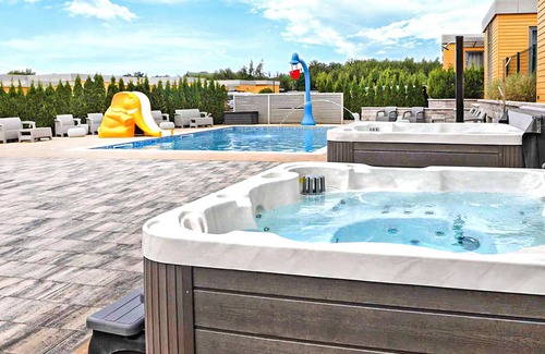 Rewal House | Stunning home in Rewal with WiFi