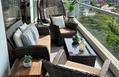 Armendariz Apartment | Stunning, Luxury City and Ocean View Apartment in the Heart of Miraflores